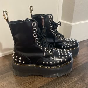 Jadon Max Stud Dr. Martens